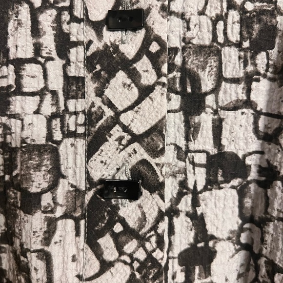 Habitat Women's Textured Fun Button Down High Low Shirt Collar Multi Grey Small - Picture 2 of 8